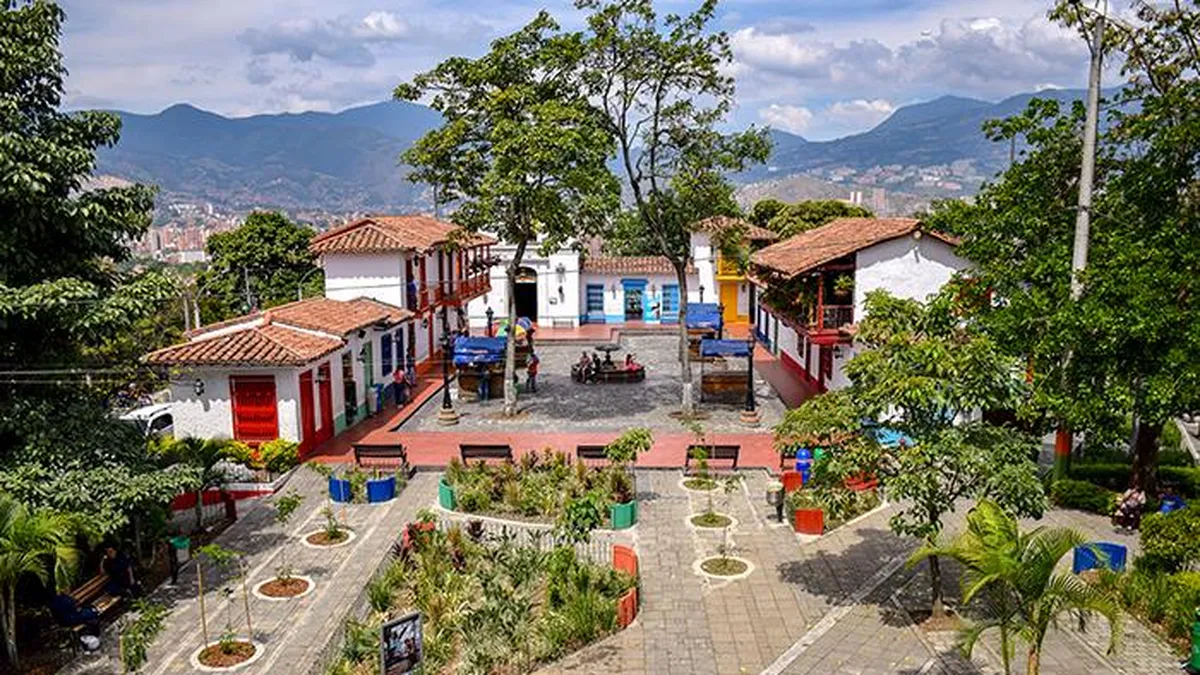 Pueblito Paisa: A Colombian Cultural Heritage!